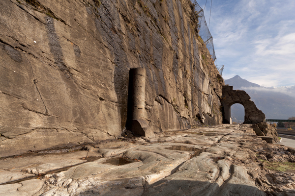 Sull'antica Via delle Gallie: Pont-Saint-Martin e Donnas - Forte di Bard